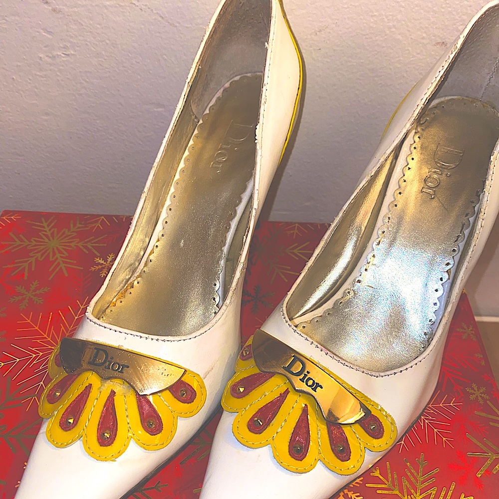 Size 8 Dior vintage heels